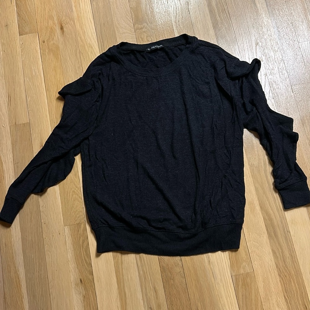 Soft Oversized Top with Ribbed Ruffle Sleeve Detail
